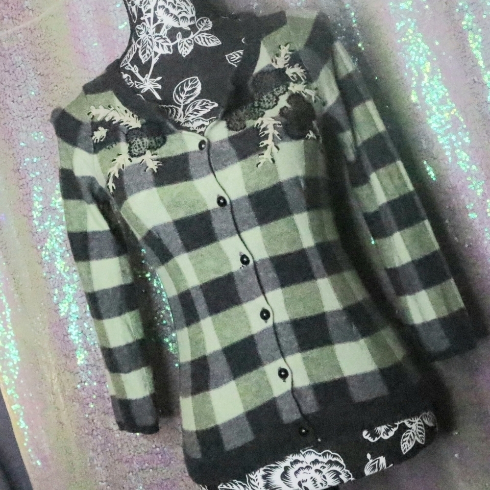 PLAID CARDIGAN XS Karen Nicol *FLAWED* Green Black Lambswool Academia Beaded